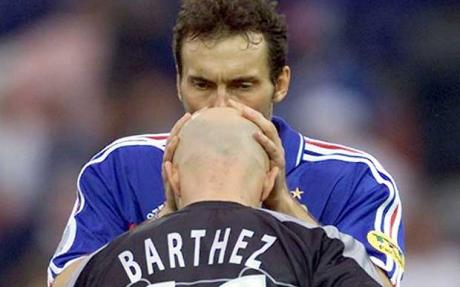Blanc and Barthez: Bromance (Photo: Reuters)
